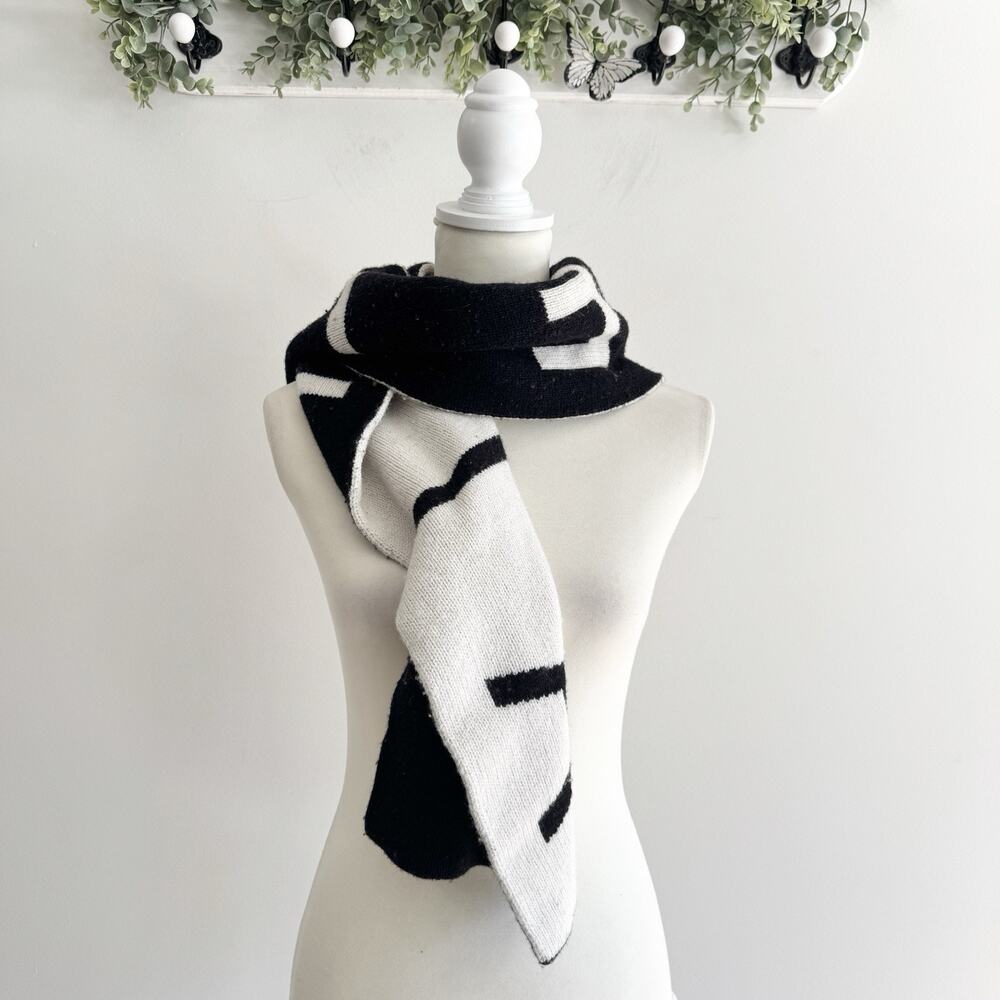 Athleta black and white wool blend daily knit Spell Out Scarf